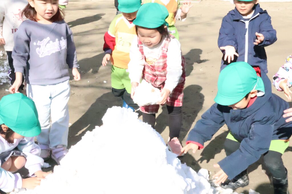 雪遊び（R8.2.9）
