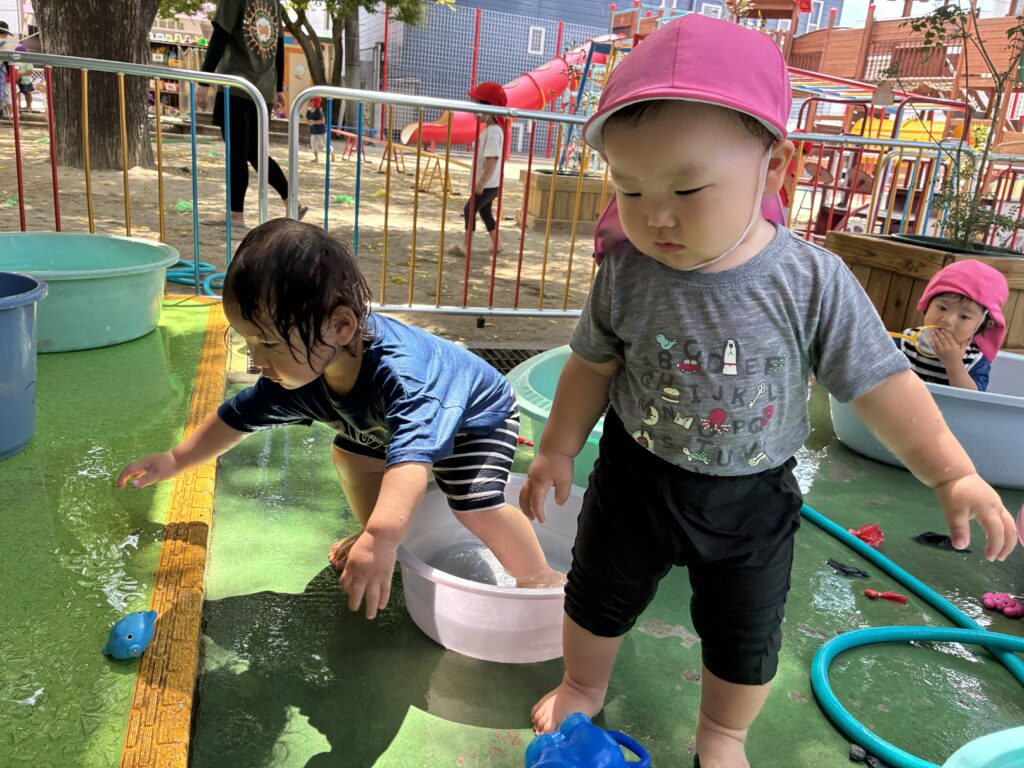 とにかく暑い!こんな日は水遊びが一番♪(R8.7.30)
